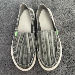 Sanuk shoes